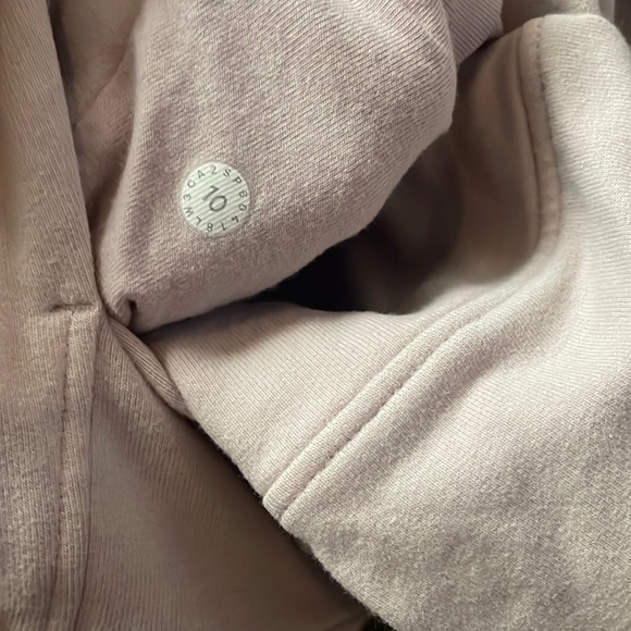 Wide-neck light lilac lululemon turtleneck - Picture 6 of 8